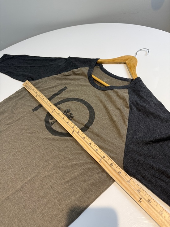 TenTree Neutral Two-Tone Raglan Graphic Tee Size Large - Picture 4 of 6